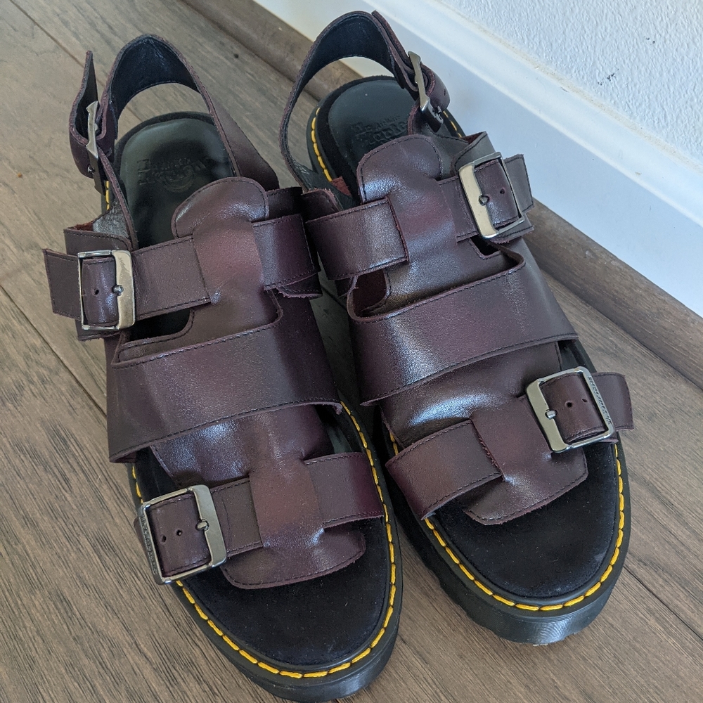 DOC MARTENS Ariel Chunky Strappy Sandals 9 NEW